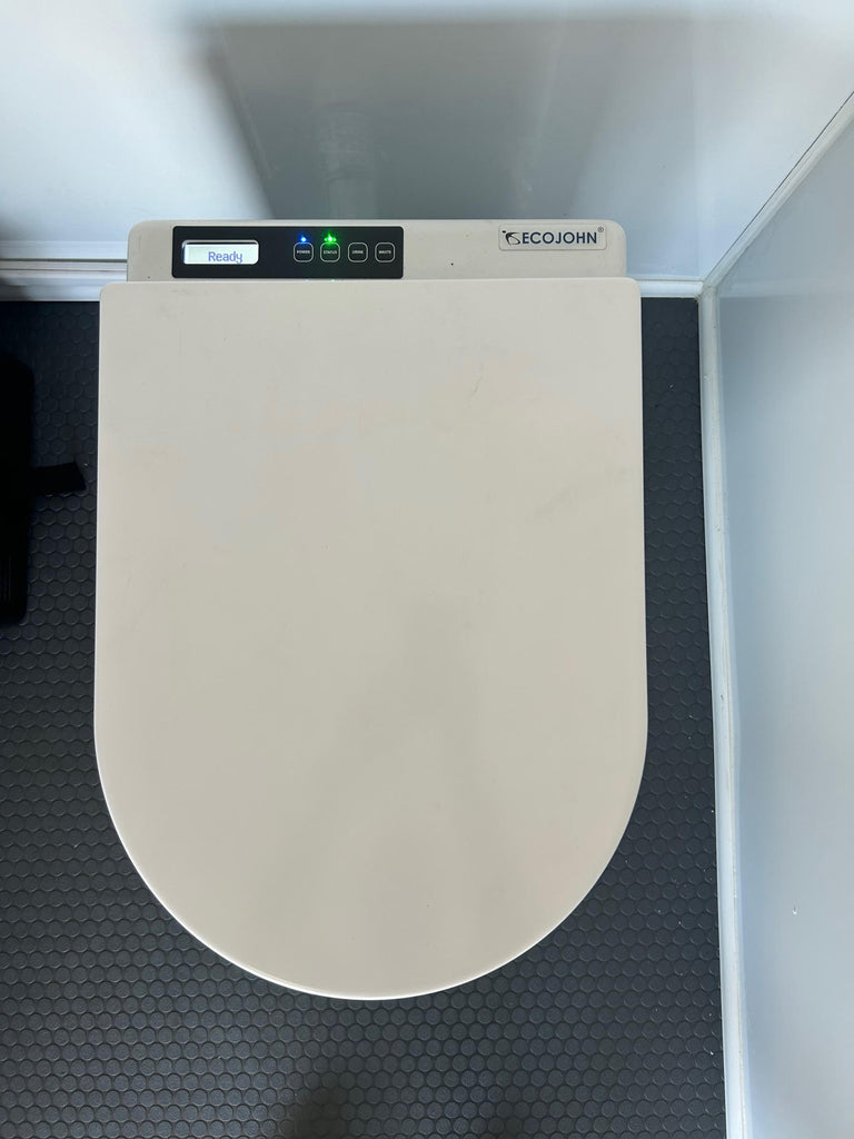 Single Portable Restroom with Waterless Incinerating Toilet